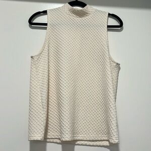 NWOT Anthropologie button-back tank